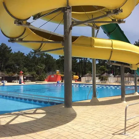 مكان تخييم Mobil Bonne Anse Plage 4*