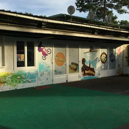 Mobil Bonne Anse Plage مكان تخييم
