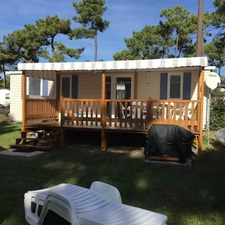مكان تخييم Mobil Bonne Anse Plage 4*