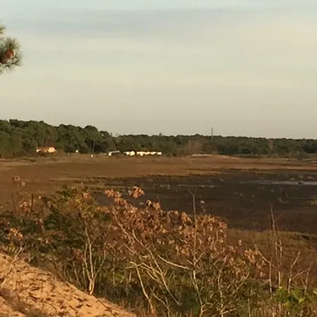 Mobil Bonne Anse Plage مكان تخييم لا بالمير