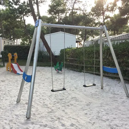 Mobil Bonne Anse Plage مكان تخييم