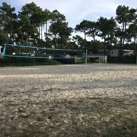 مكان تخييم Mobil Bonne Anse Plage 4*